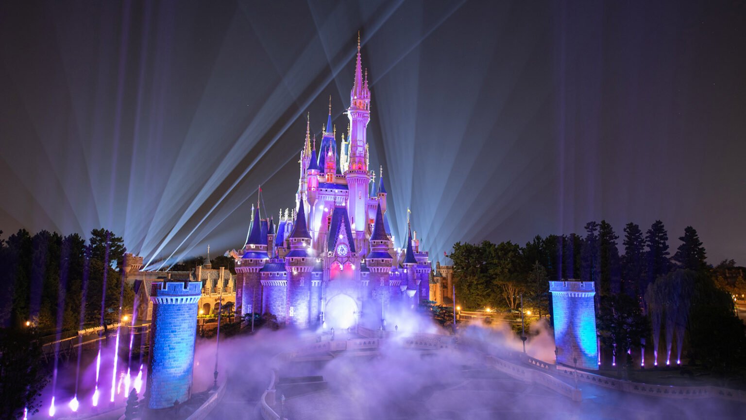 Tokyo Disneyland vs Universal - MainL 01 1536x864 